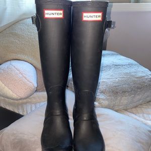 Black Hunter boots size 7